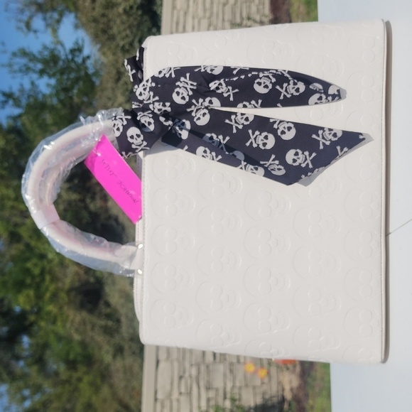 Betsey Johnson Handbags - NWT BETSEY JOHNSON SKULL SATCHEL